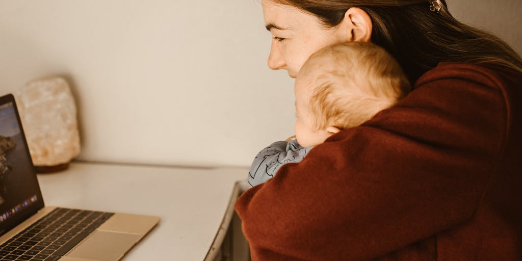 An infographic-style photo featuring a Texas map with icons representing different aspects of child support, such as court documents, financial support, and parenting time. This visually summarizes how child support works in Texas.